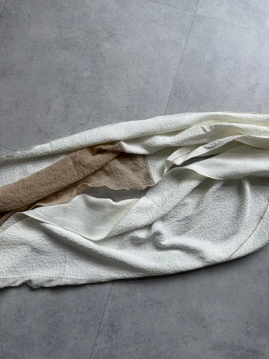 xlim ep.1 scarf ivory