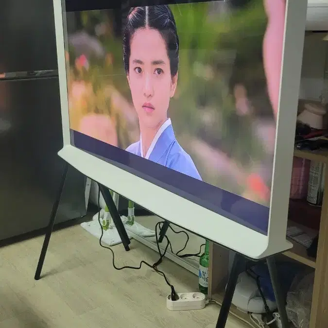 더 세리프 4K QLED 티비