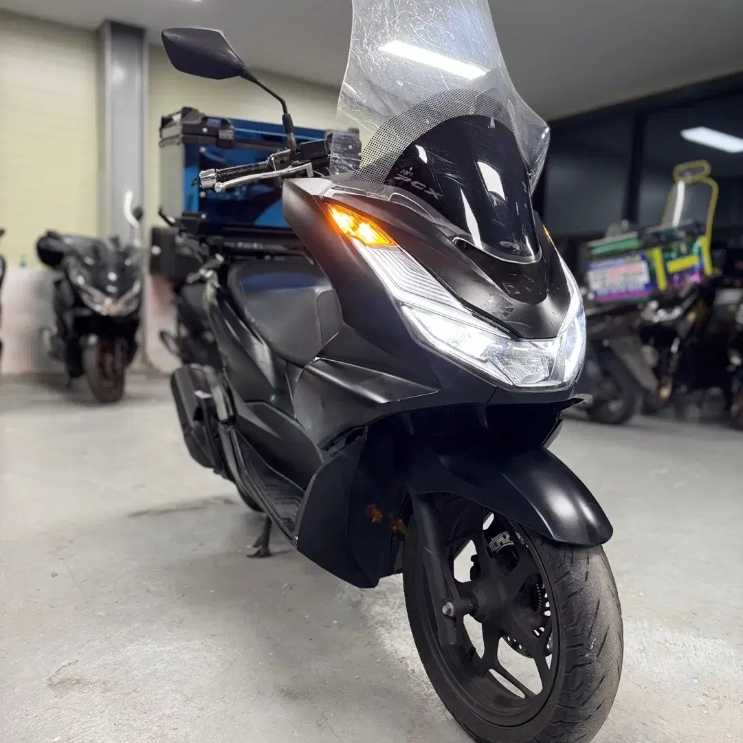 혼다 PCX125 ABS 21년식 6만Km 판매합니다