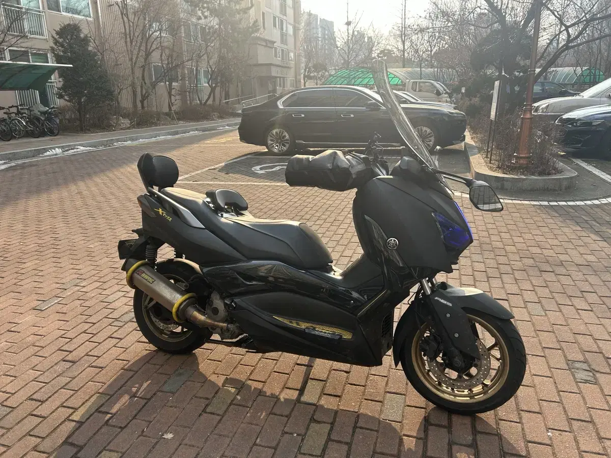 Xmax300 20년식