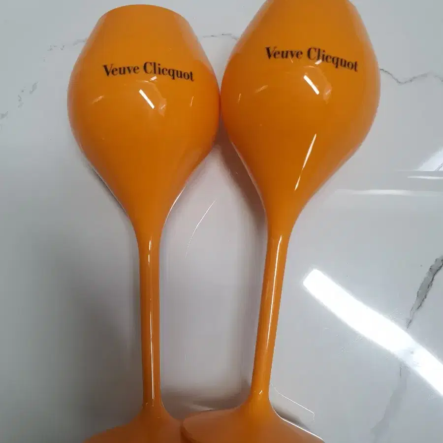 할인가 Veuve Clicquot 샴페인잔