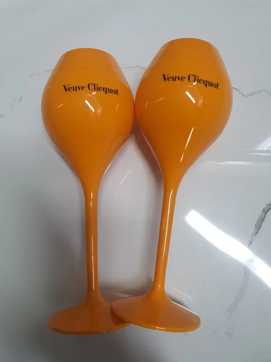 할인가 Veuve Clicquot 샴페인잔