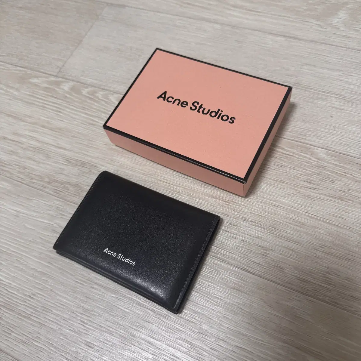 Acne Studios 아크네스튜디오 바이폴드 카드지갑 블랙