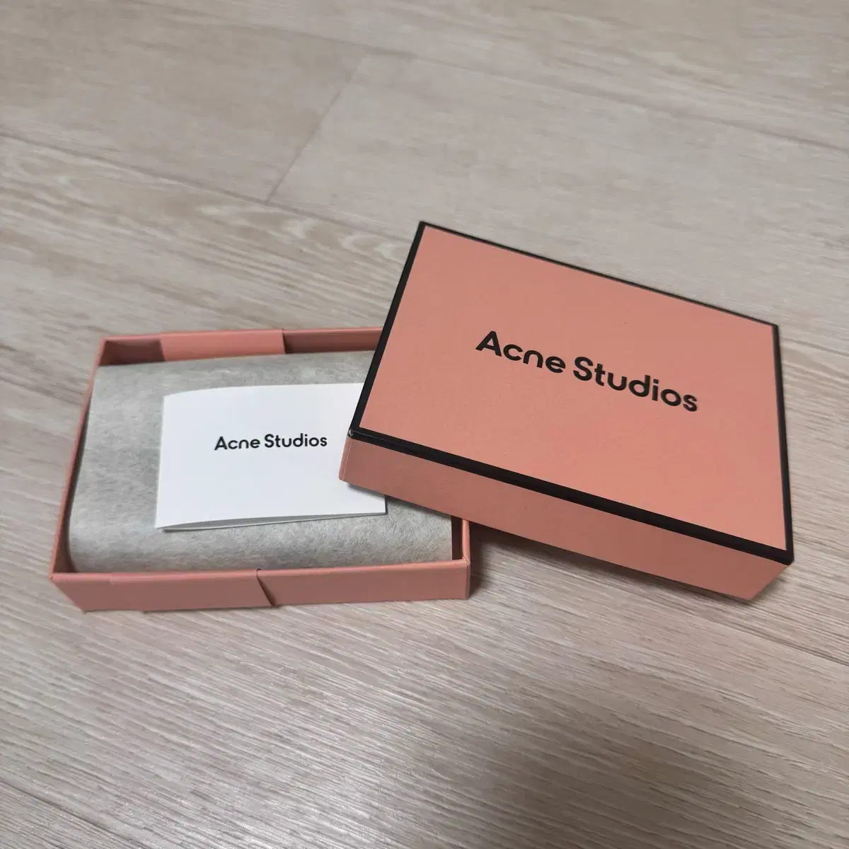 Acne Studios 아크네스튜디오 바이폴드 카드지갑 블랙