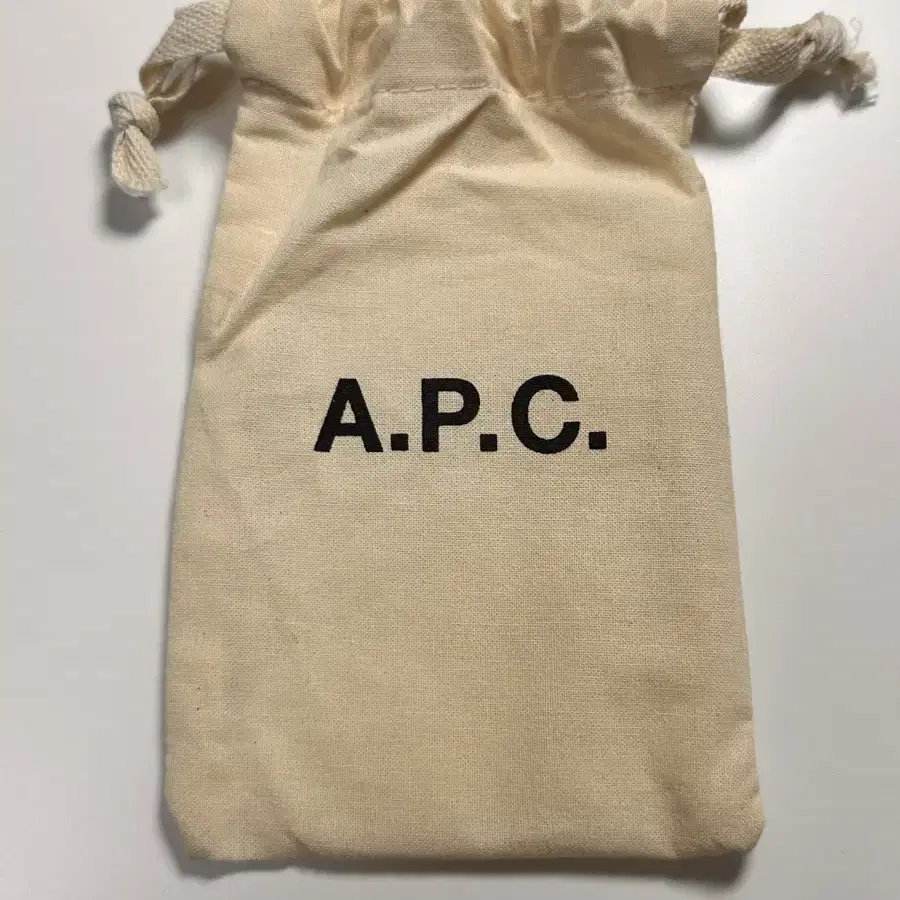 A.P.C. 카드지갑 Demi Lune