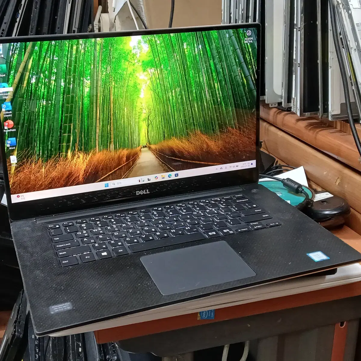 DELL PRECISION 5520 워크스테이션