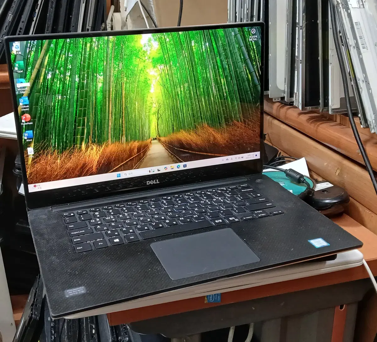 DELL PRECISION 5520 워크스테이션