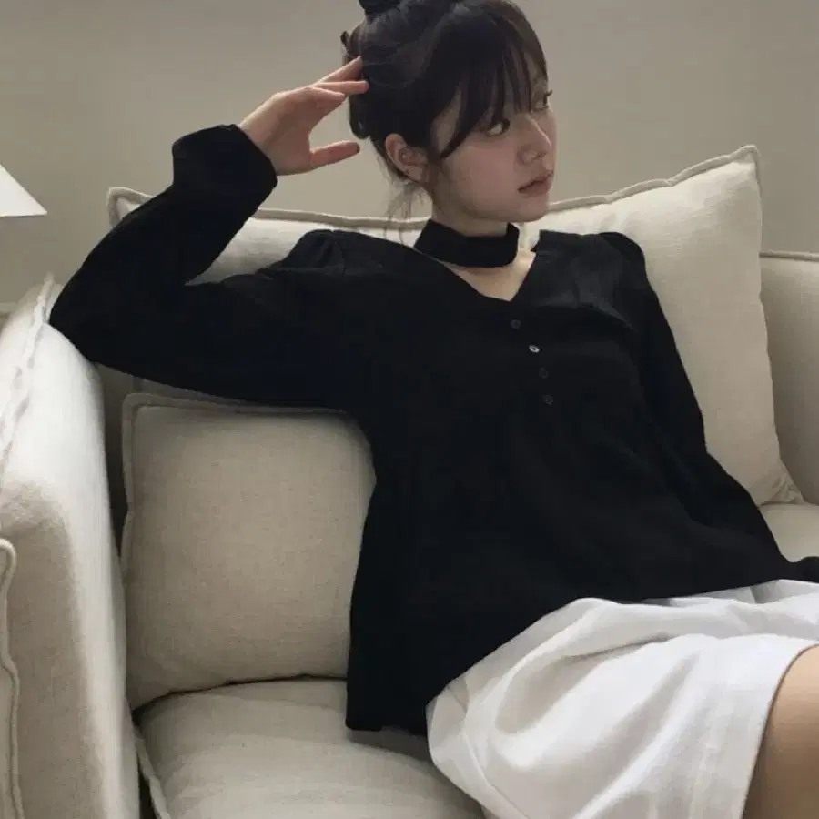 노비야카 Humming choker blouse 블라우스