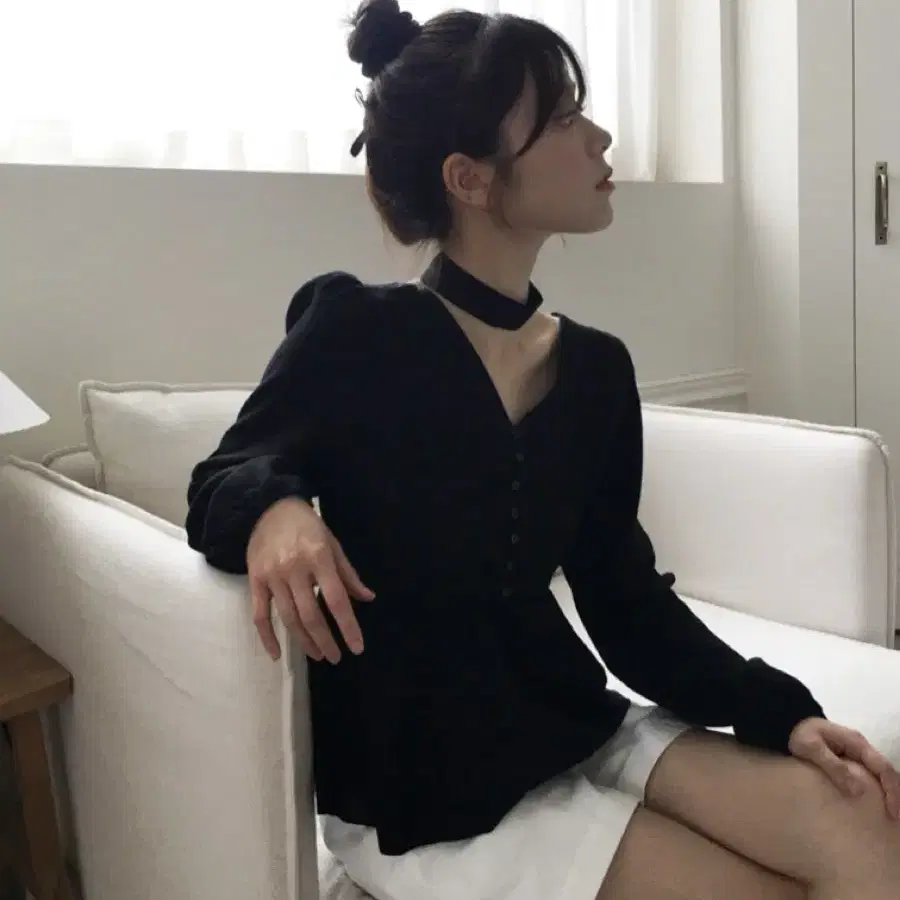 노비야카 Humming choker blouse 블라우스