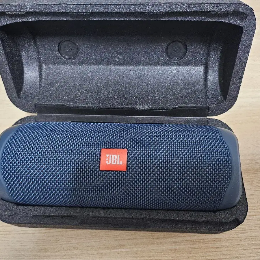 jbl flip 5 블루투스 스피커 판매합니다.