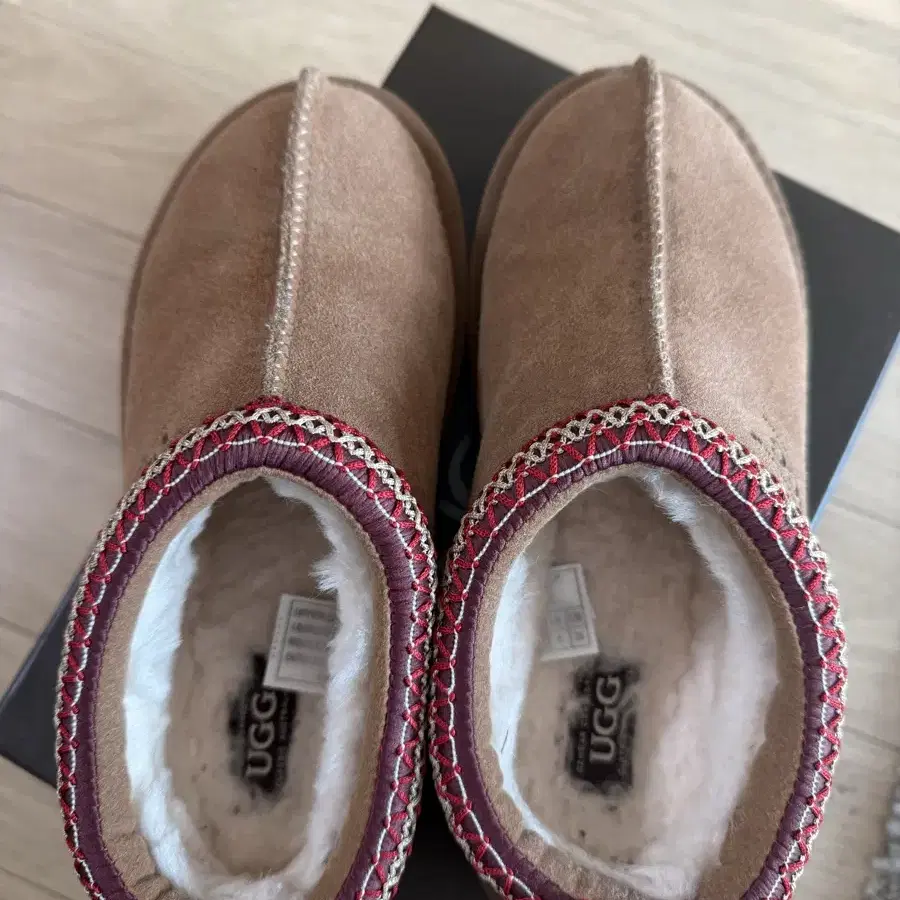 UGG 어그 타스만