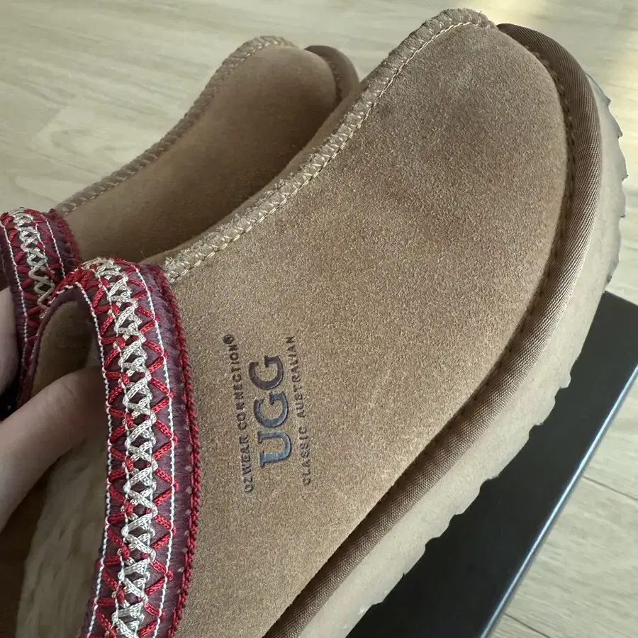 UGG 어그 타스만