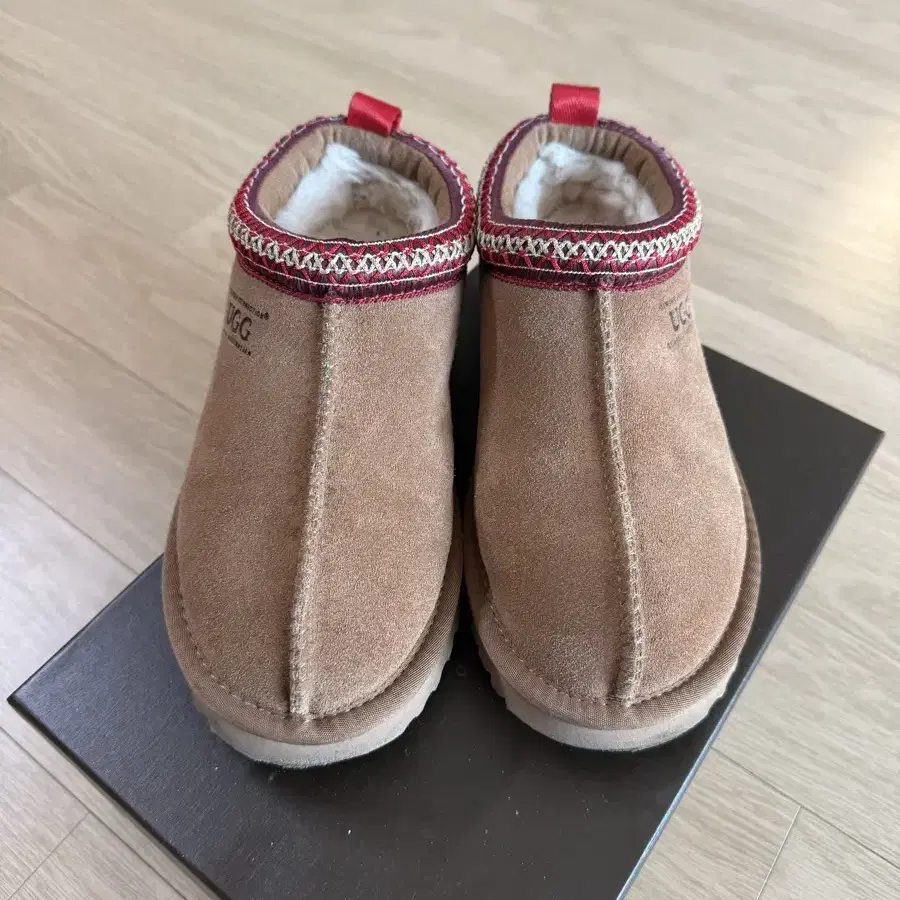 UGG 어그 타스만