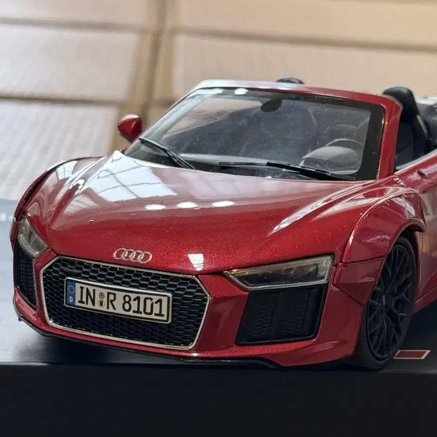 아우디 r8 v10 스파이더 1:18 다이캐스트