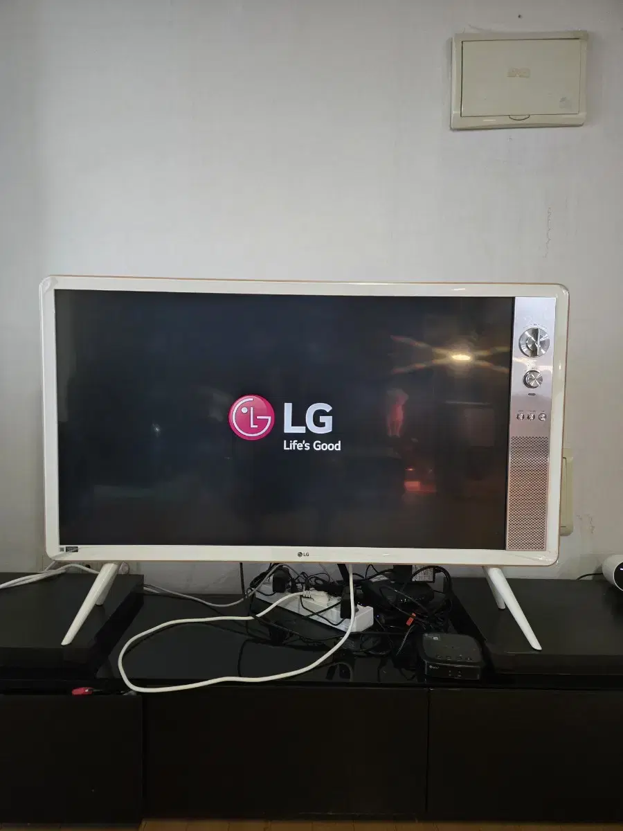 LG 티비 클래식 레뜨로 42인치