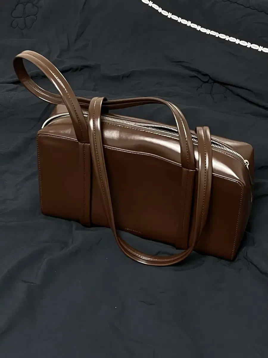 어커소스 Cuve bag_darkbrown