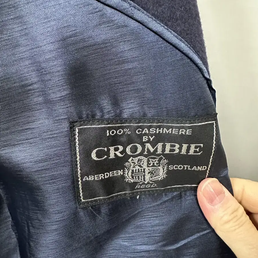 Crombie 수입 네이비색상의 캐시미어100%코트/남녀공용