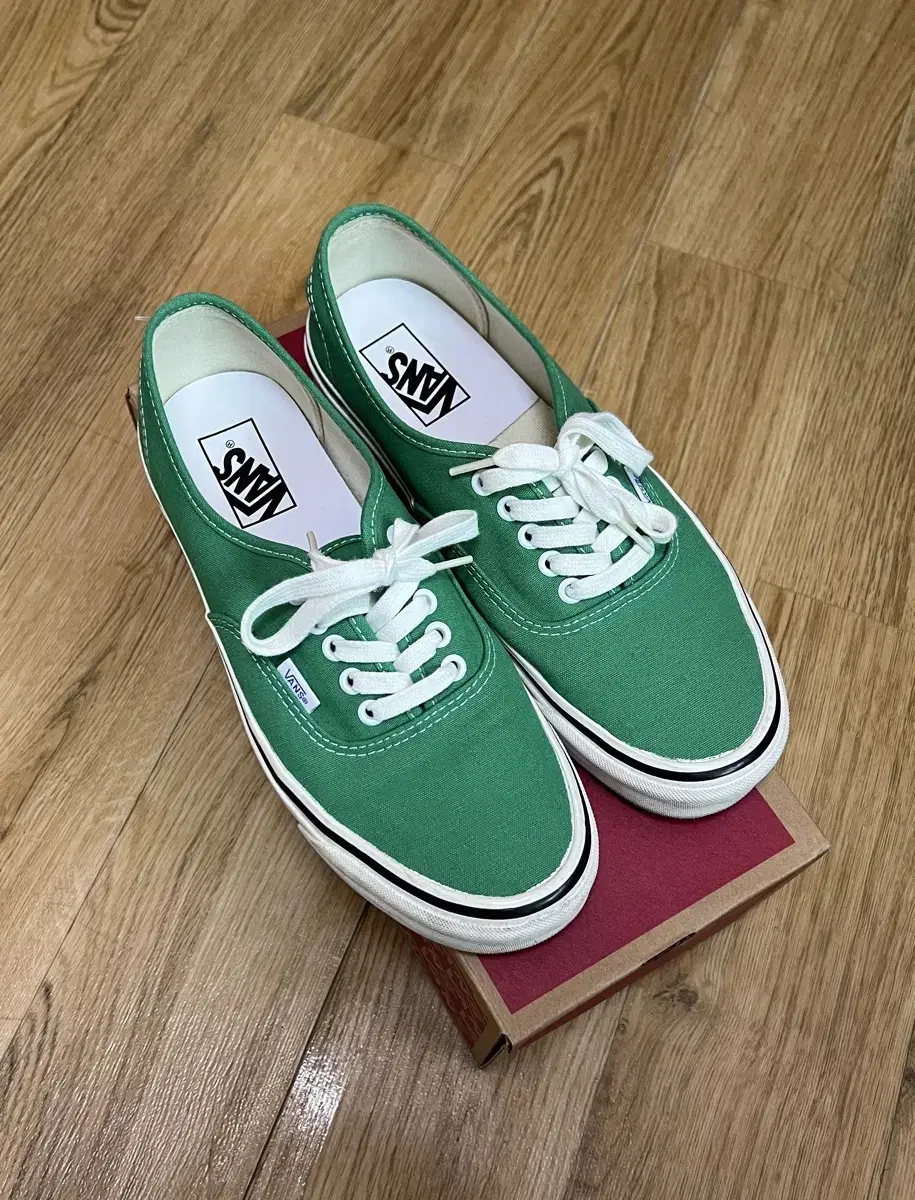 VANS 어센틱 녹색 스니커즈 275