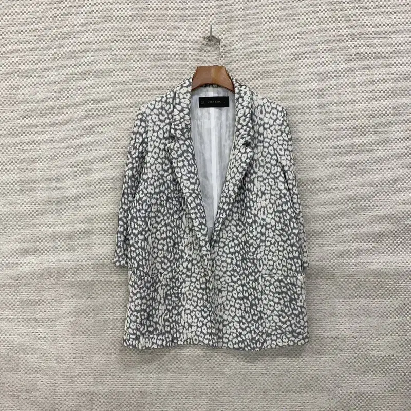 자라 ZARA 베이직 레오파드 패턴 블레이저 자켓 95 K06699