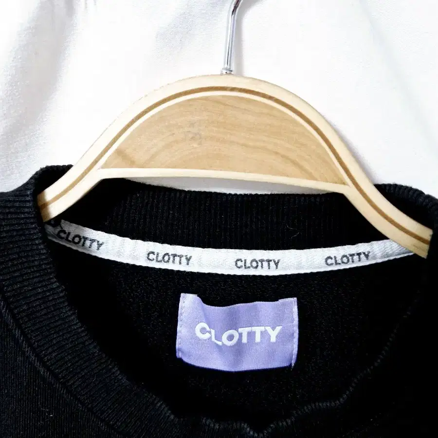 CLOTTY 클로티 빅 CC 스웻 셔츠