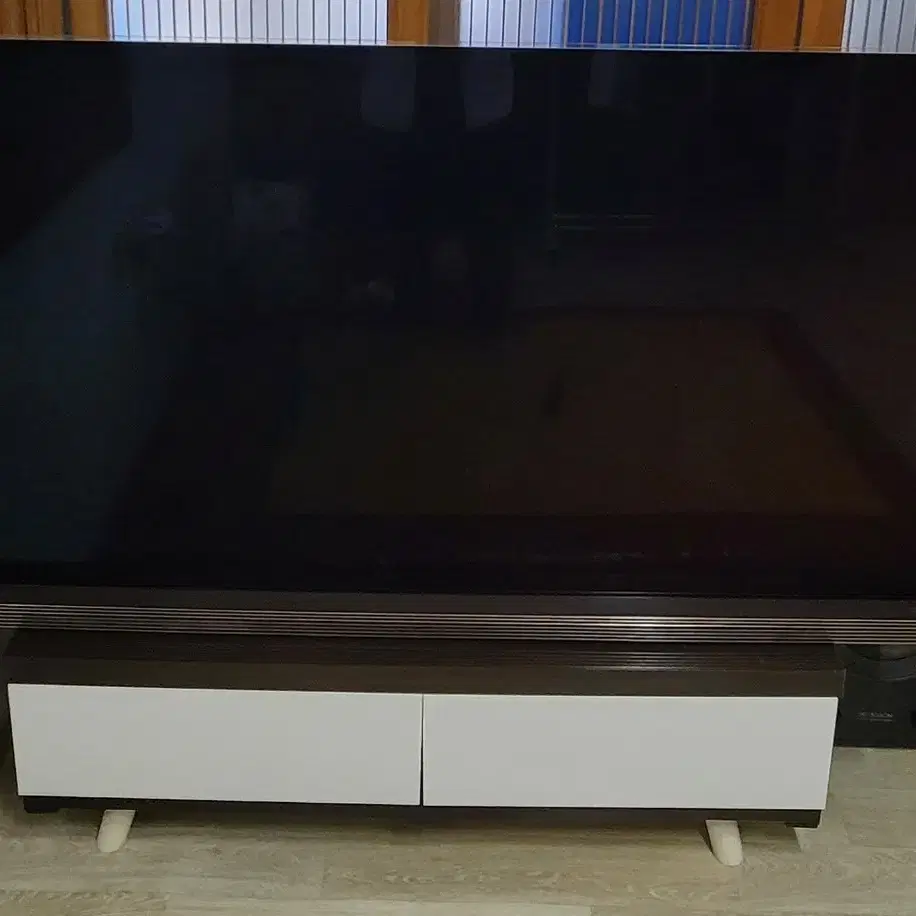 LG 시그니처 OLED 65'TV 스탠드형 판매