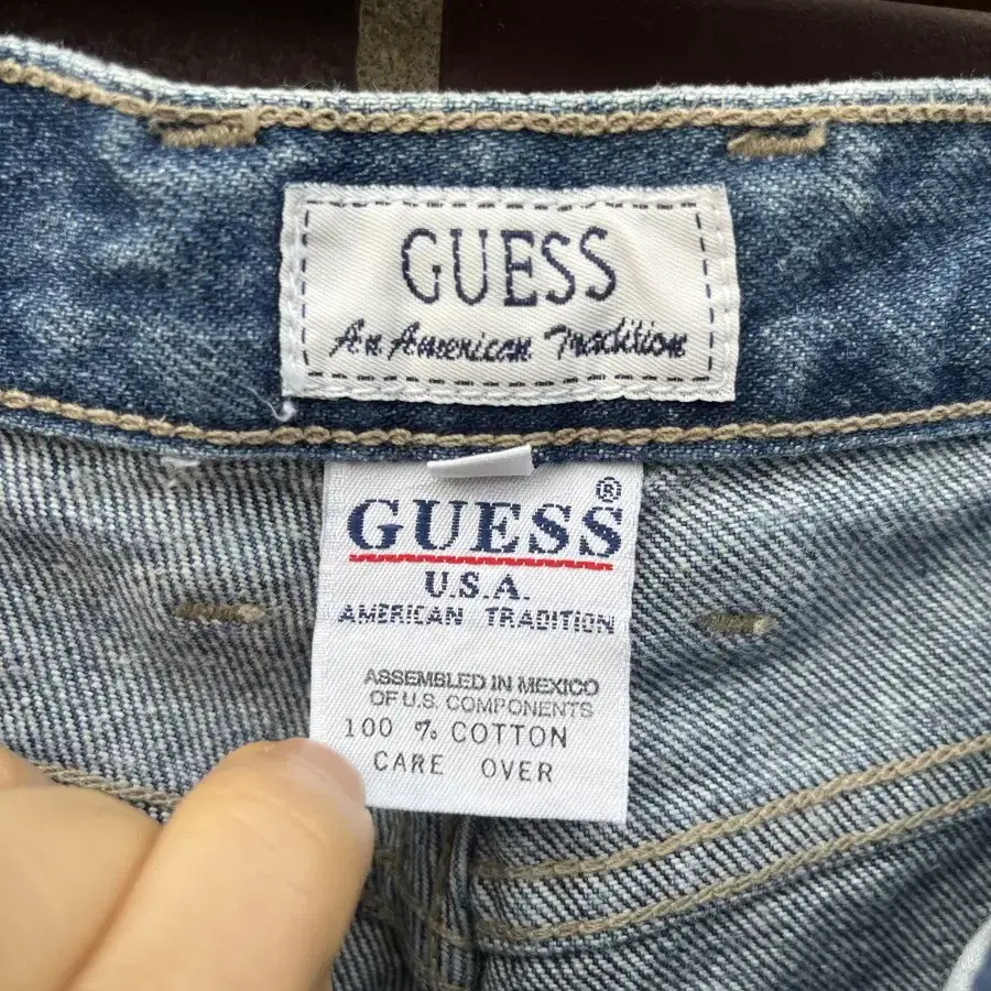 (23~24)90s Vintage GUESS