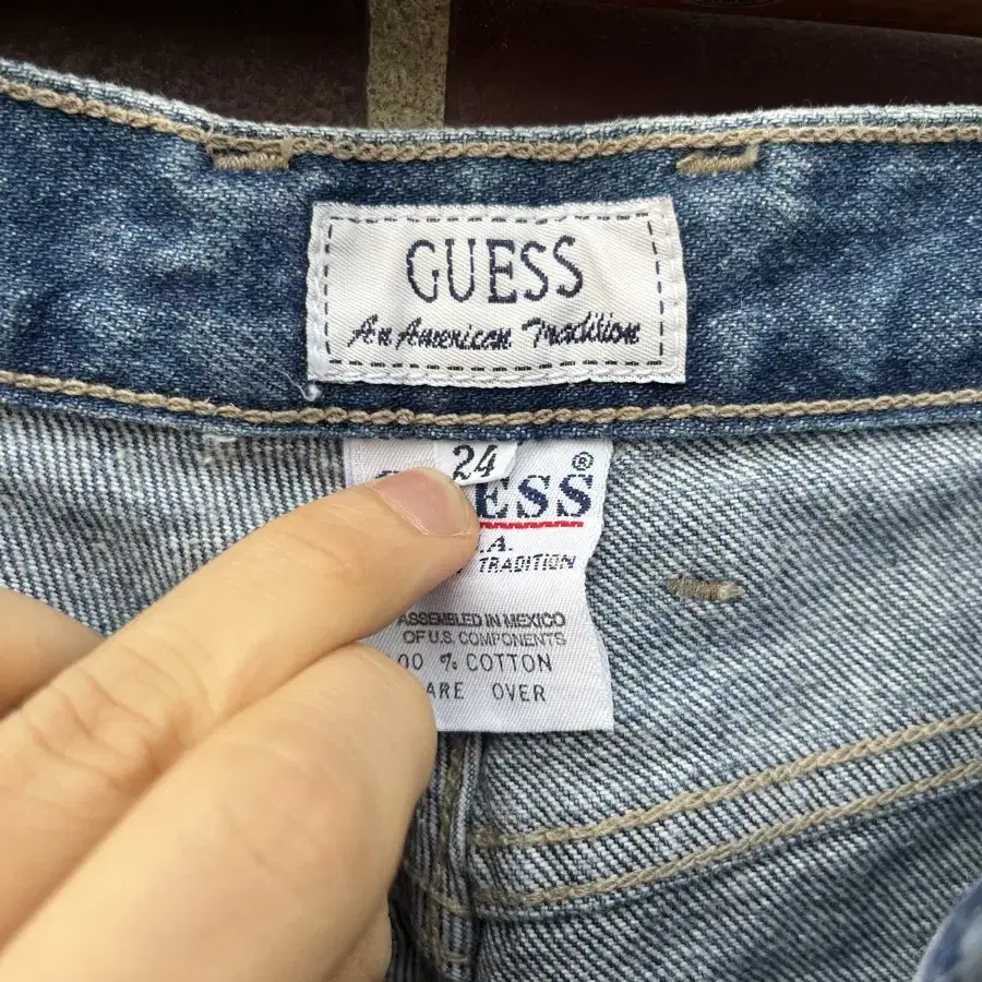 (23~24)90s Vintage GUESS