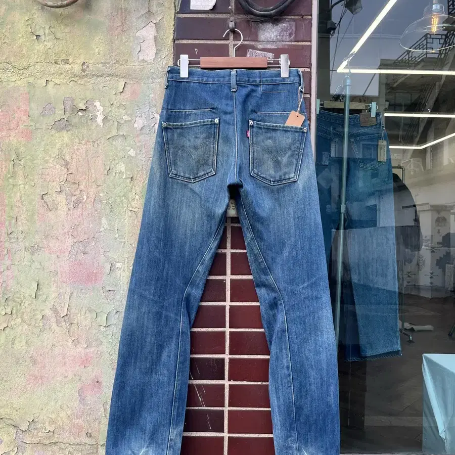 (27)Vintage Levis Engineered