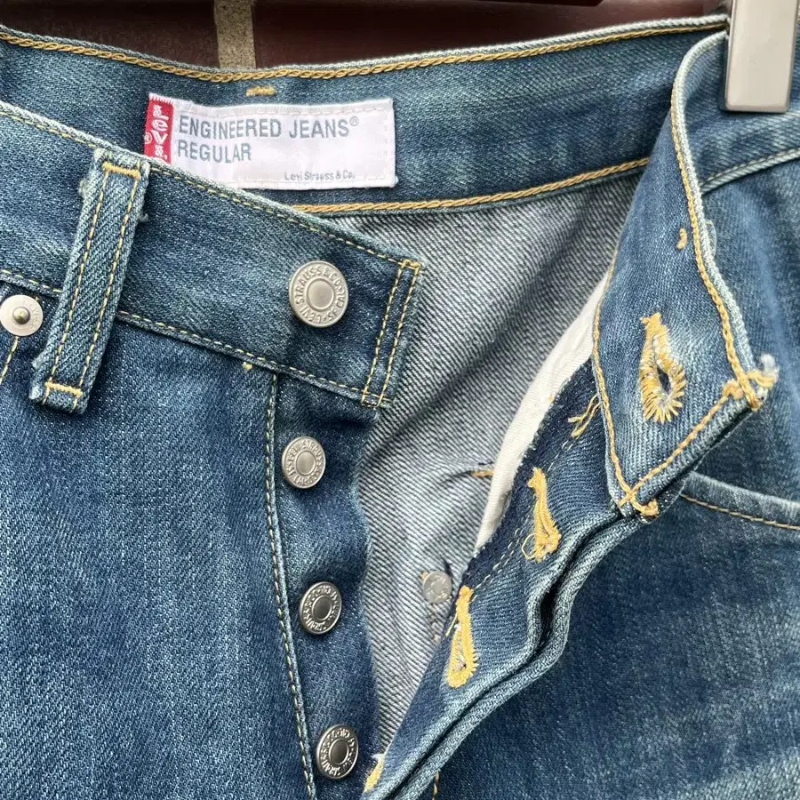 (27)Vintage Levis Engineered