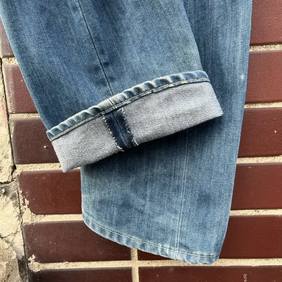 (27)Vintage Levis Engineered