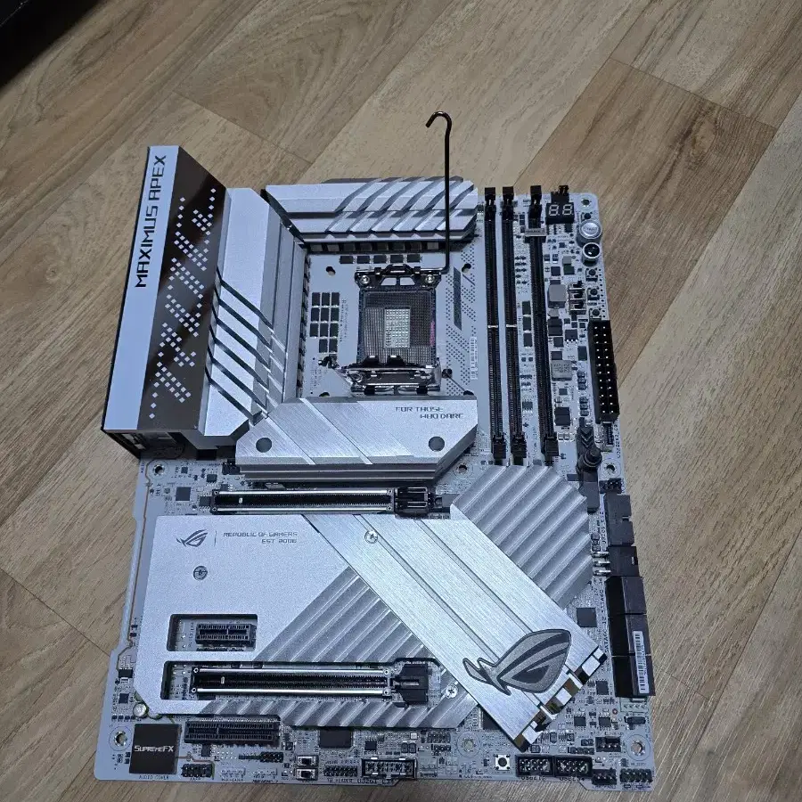 z790 apex white