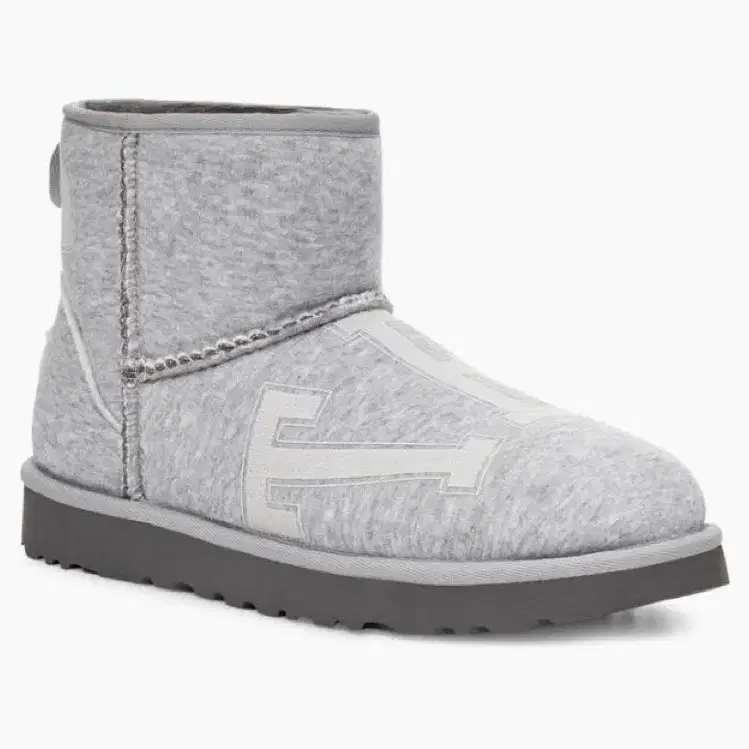 ugg x telfar(어그 x 텔파) fleece mini boot