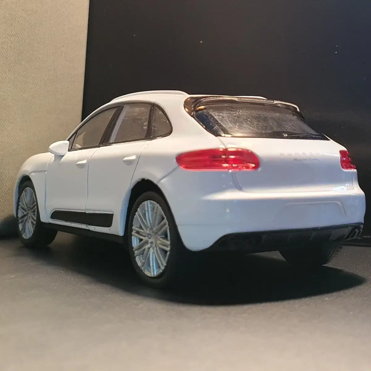 포르쉐(PORSCHE Macan TURBO)자동차 피규어