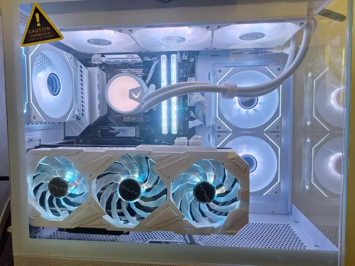 라이젠 5700x3d + 3070ti 화이트 컴퓨터 팝니다 [광주광역시]