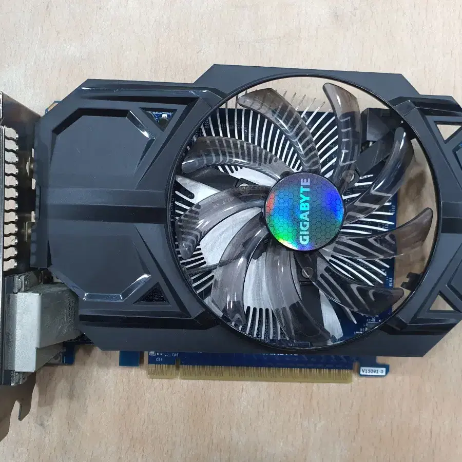 기가바이트 GTX 750 TI OC 1G 그래픽카드 DVI1개불량