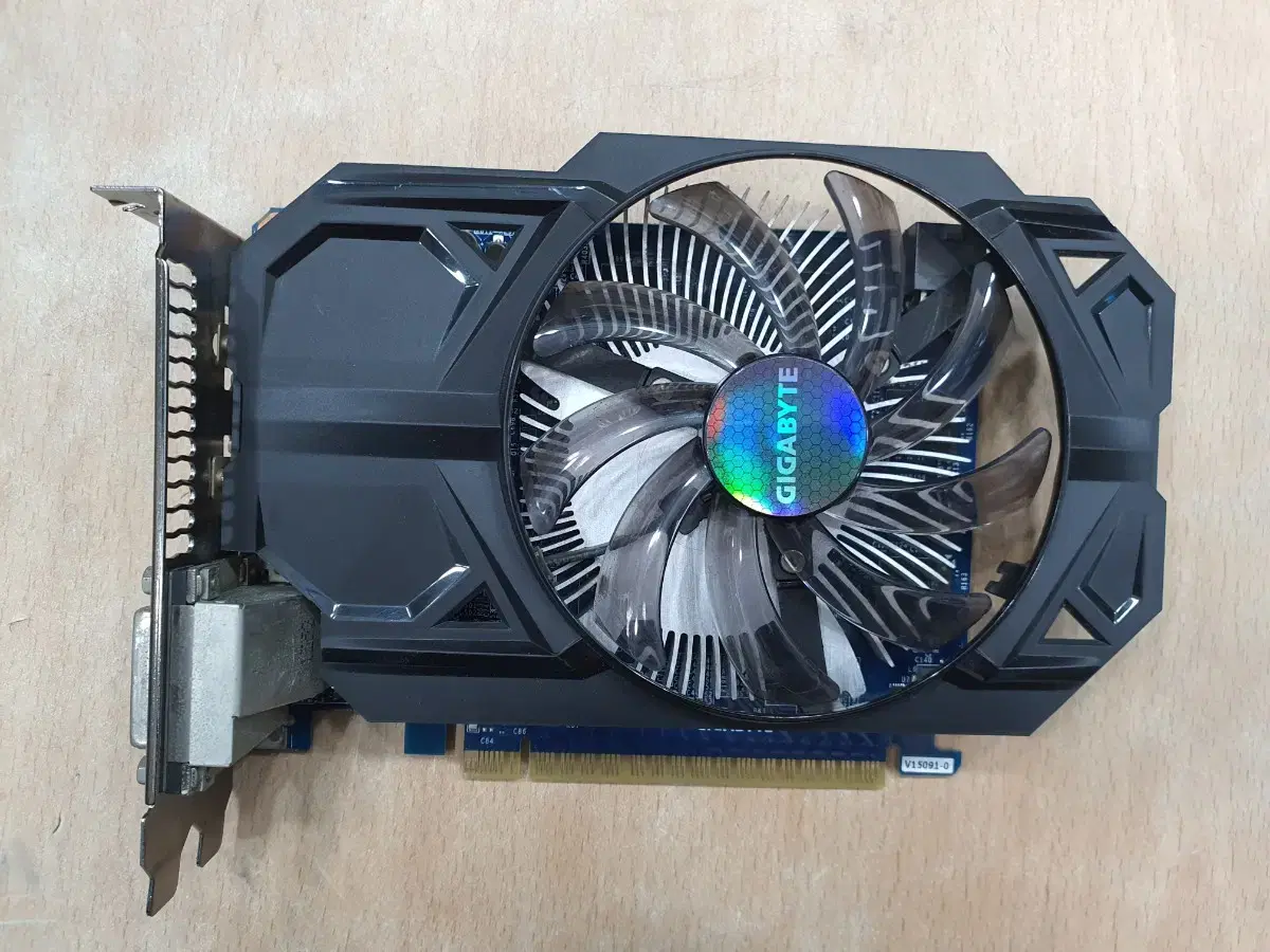 기가바이트 GTX 750 TI OC 1G 그래픽카드 DVI1개불량