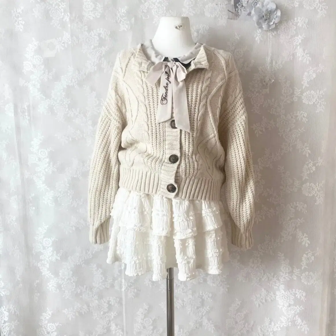 a.r.w mute cream ribbon blouse