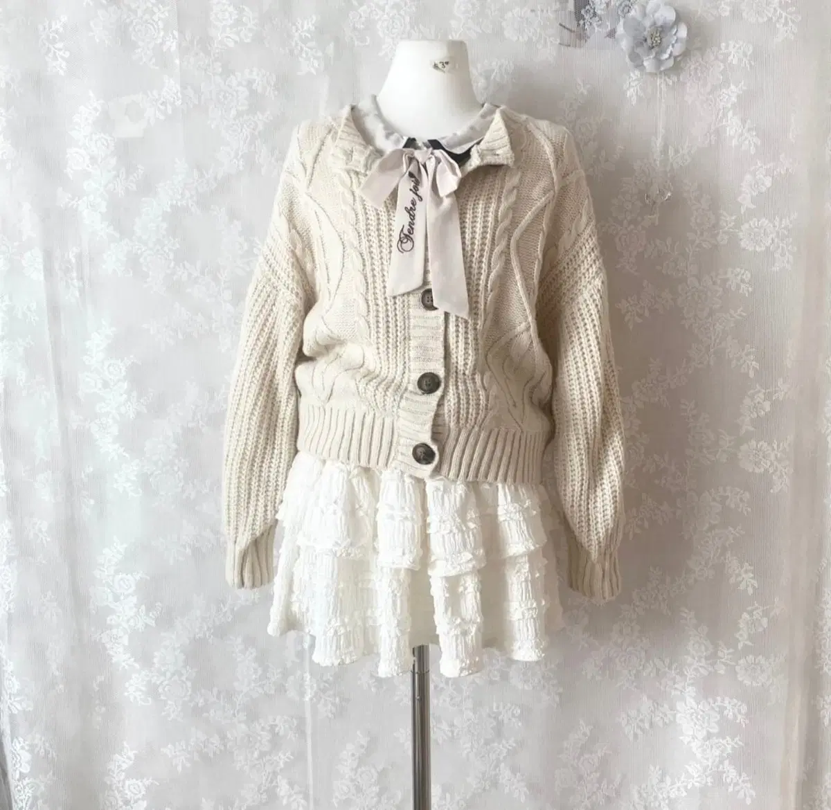 a.r.w mute cream ribbon blouse