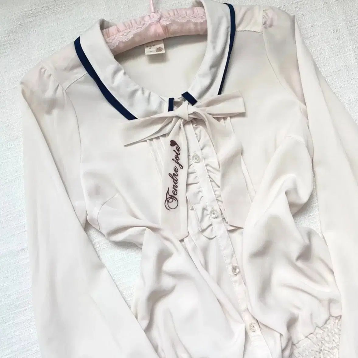 a.r.w mute cream ribbon blouse