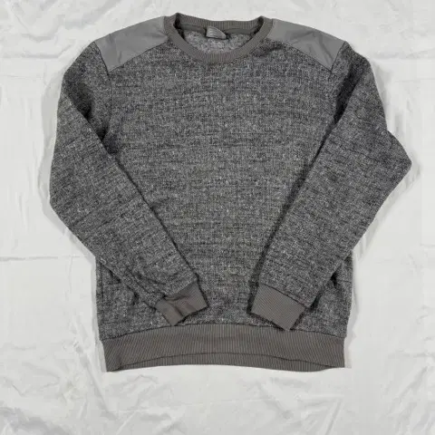 COLUMBIA NYLON SHOULDER SWEATSHIRT