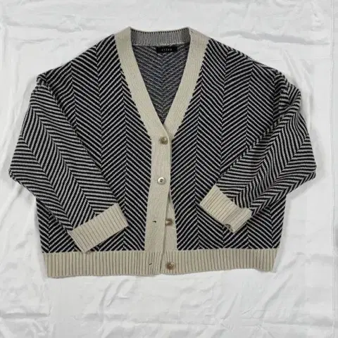 CLIZZY PATTERN CARDIGAN