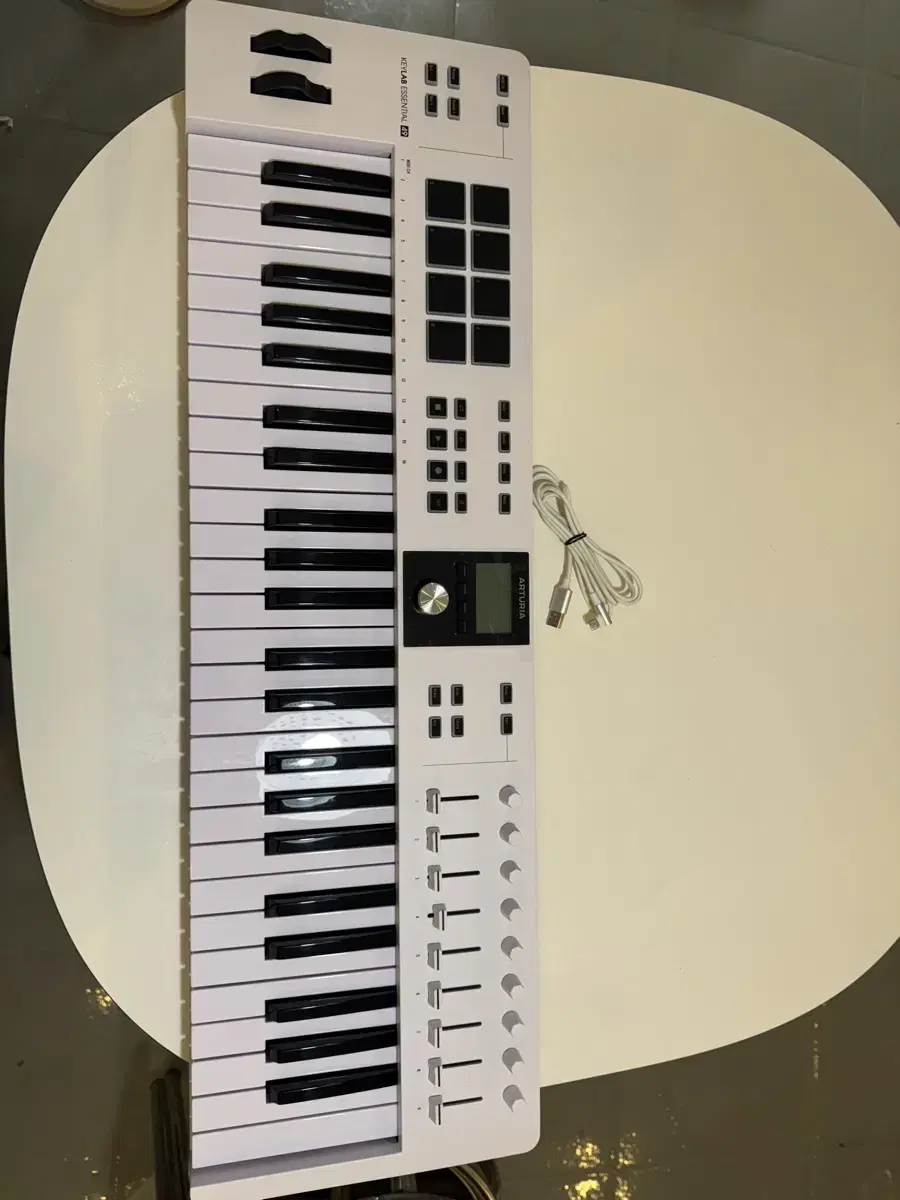 ARTURIA KeyLab essential 49 (아투리아 키랩 에센셜