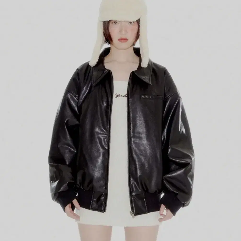 유희 LOOSE FIT LEATHER JUMPER BLACK 판매