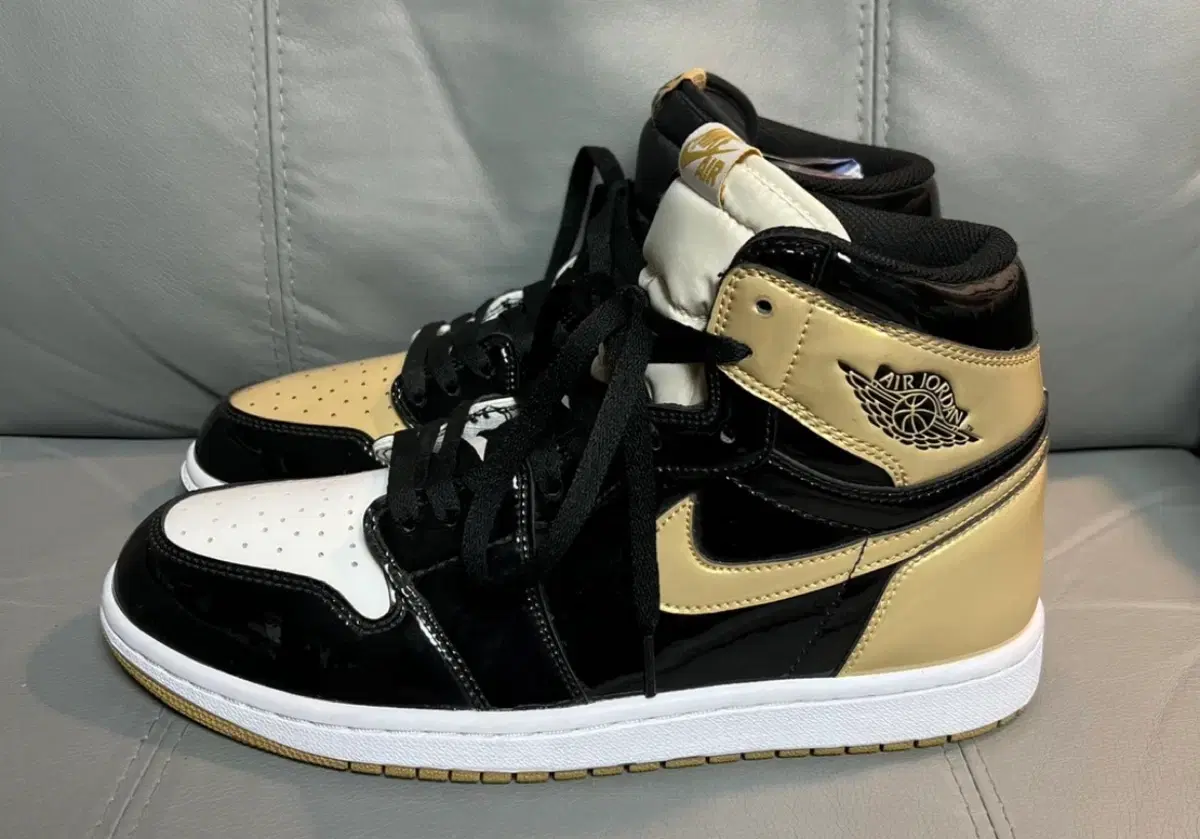 [280] Nike Air Jordan 1 Retro OG Gold Top 3