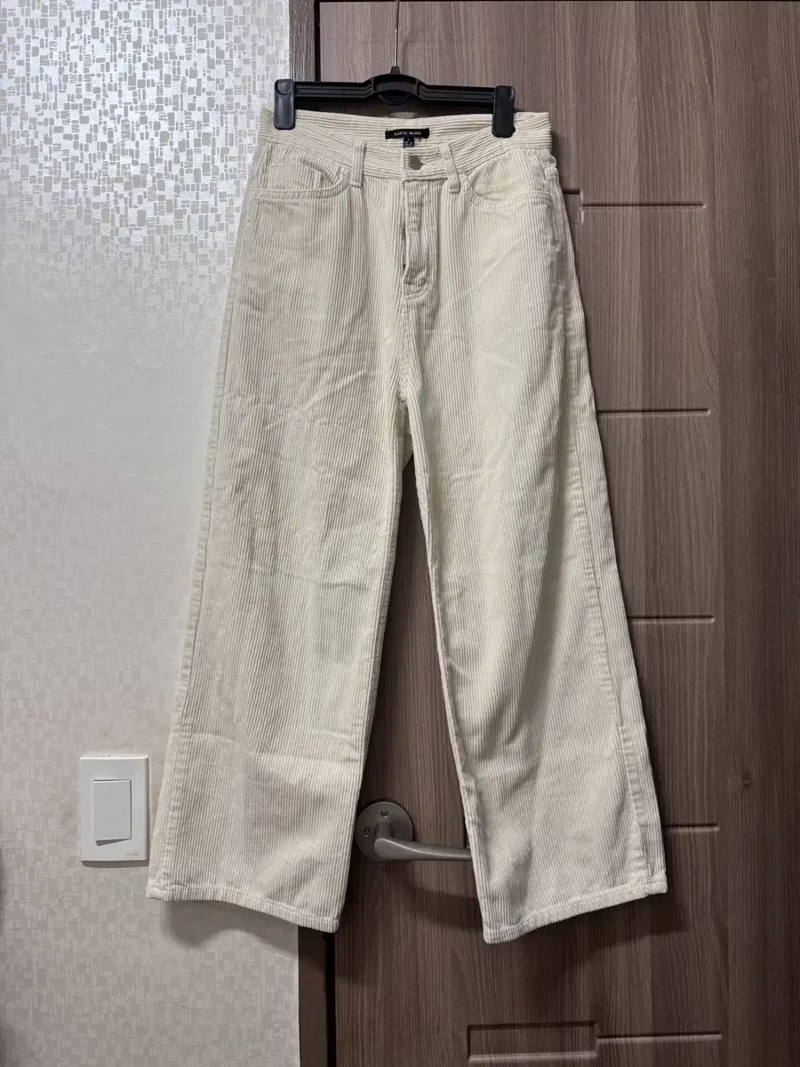 Plastic Island Corduroy Pants S