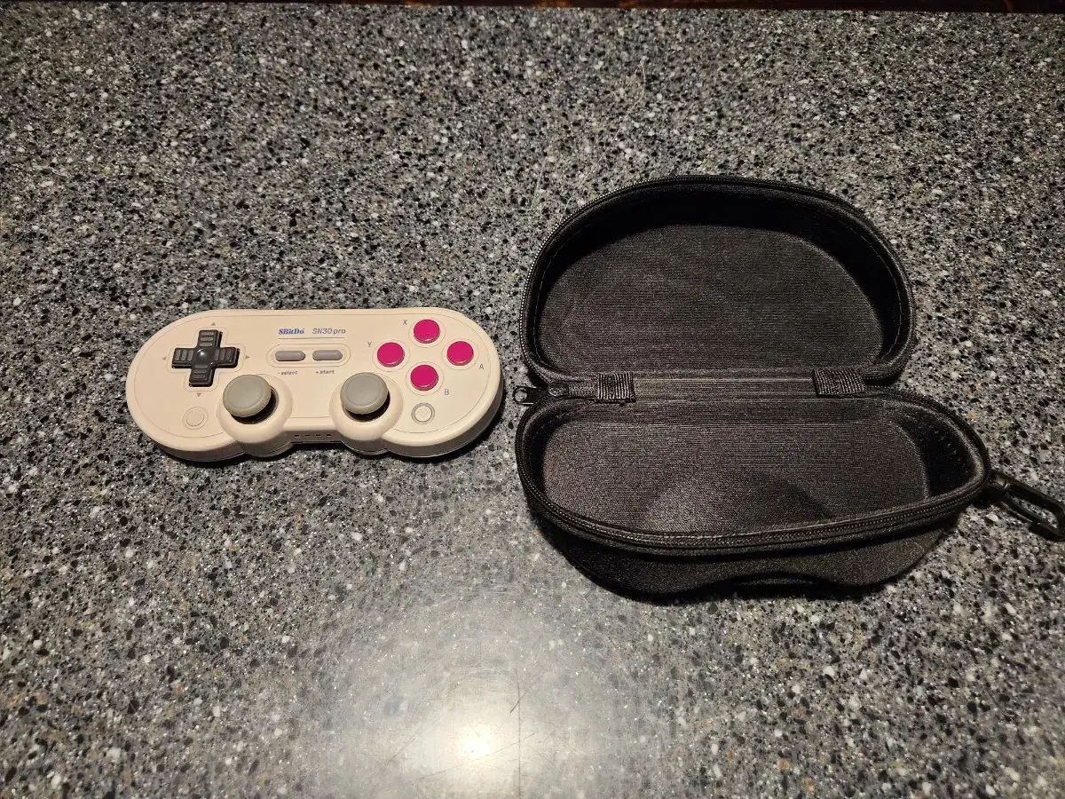 8BitDo SN30 Pro 게임패드