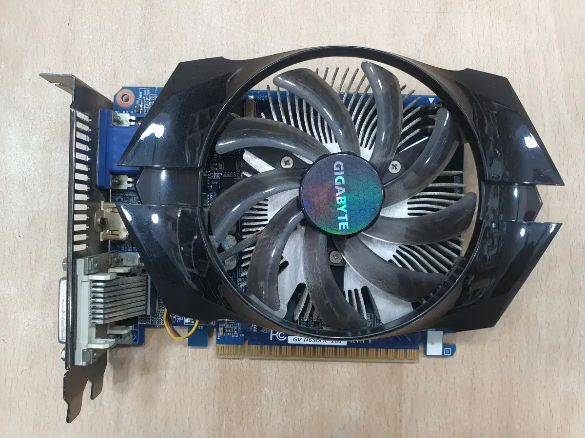 기가바이트 GTX 650 1G 그래픽카드 미세한소음