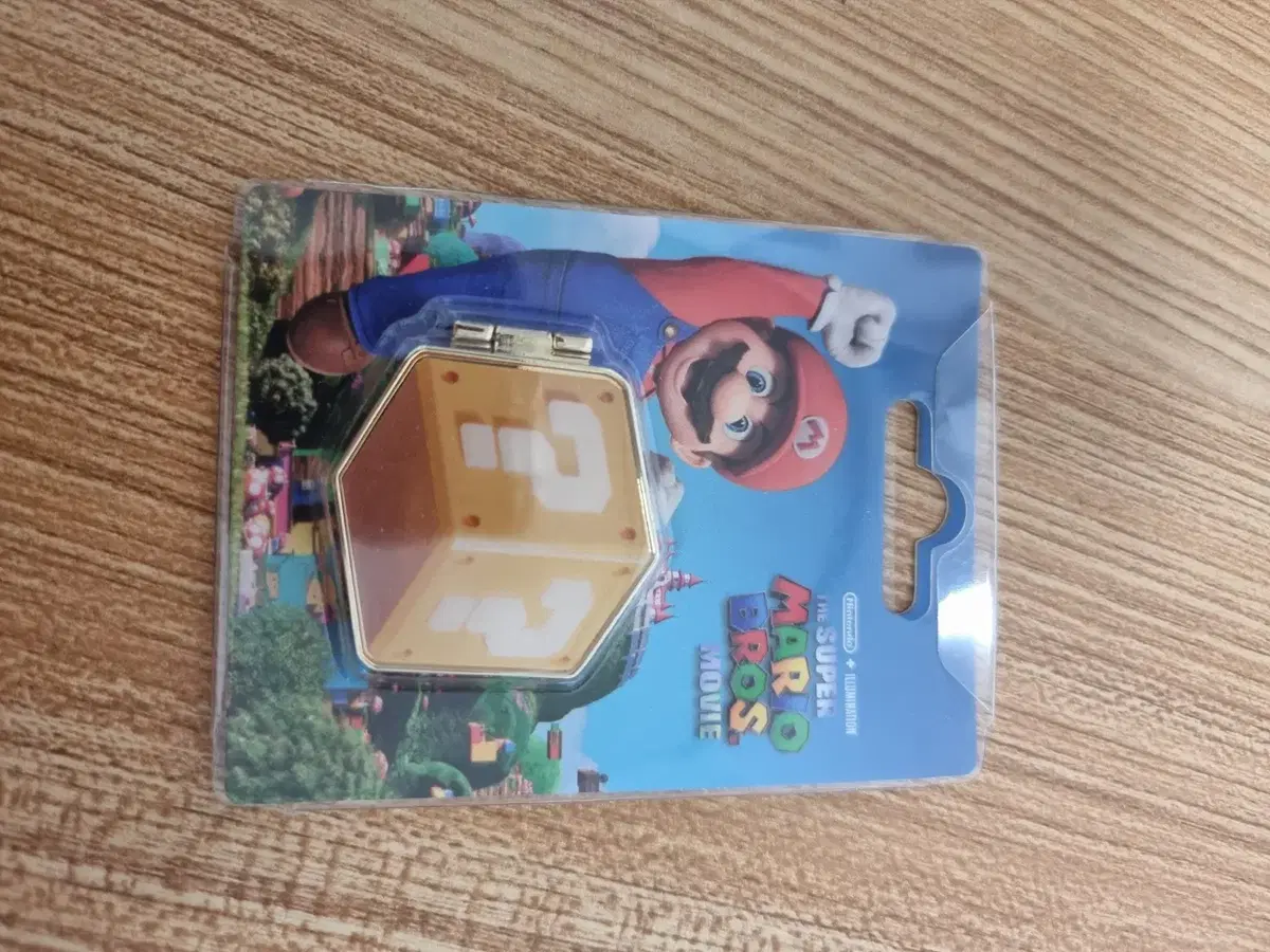 I'm selling a CGV Super Mario acrylic badge.