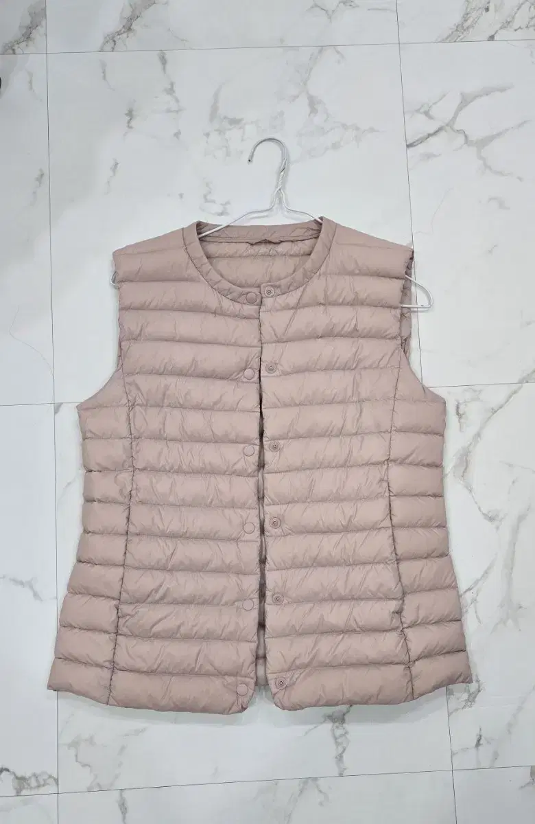 Lightweight down vest