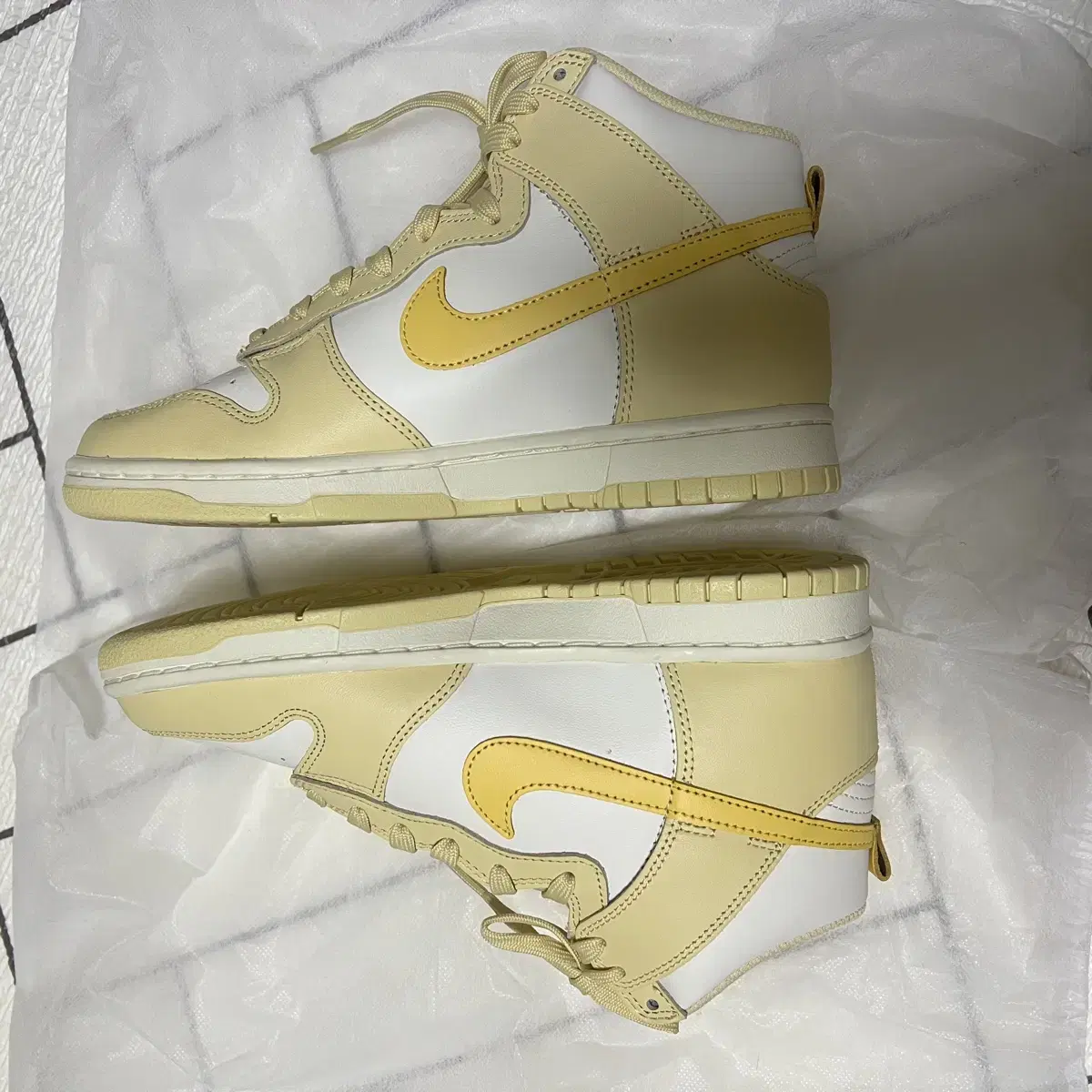 나이키 덩크 하이 Nike Dunk High Pale Vanilla